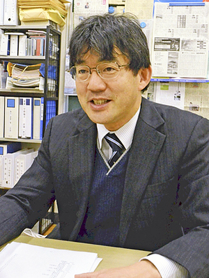 「産学官民で取り組む新たな枠組みが必要だ」と話す岩城教授