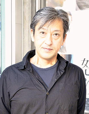 　<strong>あべ・やすひろ</strong>　福島市生まれ。国学院大文学部卒。１９９３年からフォーラム福島支配人を務める