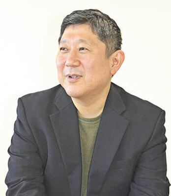 <strong>つちや・かつひろ</strong>　１９７０年、東京都生まれ。９４年にＮＨＫ入局。朝ドラ「ひまわり」で初演出し数多くのドラマ制作に関わる。大河ドラマでは「利家とまつ」の演出、「龍馬伝」のプロデューサー、「花燃ゆ」の制作統括を務めた。現在は制作局チーフ・プロデューサー。