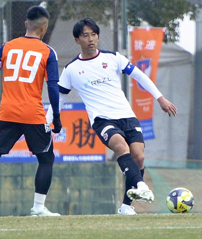 「自信になるゲームだった」と手応えを語ったＤＦ遠藤＝宮崎県・高城運動公園多目的広場