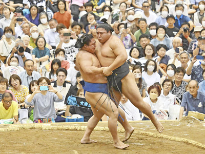 ２０２４年の「夏巡業　大相撲福島場所」の様子