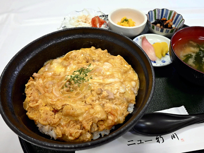 川俣シャモを使った「イタリアンシャモ親子丼」