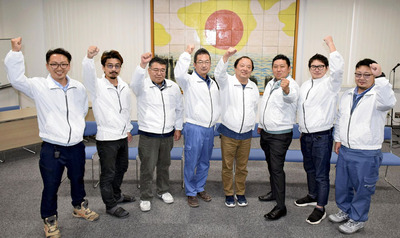 来場を呼びかける実行委のメンバー