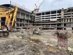 　タイ・バンコクの倒壊した建設中ビルが立っていた現場＝１３日（共同）