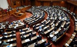 　開かれた参院本会議＝１６日午前