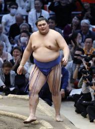 　大相撲春場所の優勝決定戦で高安を下し、３度目の優勝を決めた大の里＝３月、エディオンアリーナ大阪