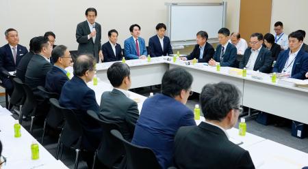 　与野党が開いた選挙運動の課題に関する協議会＝４日午後、国会