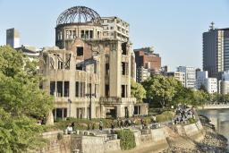 　広島市の原爆ドーム