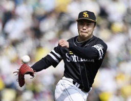 　５回１失点で２勝目を挙げたソフトバンク・松本晴＝甲子園