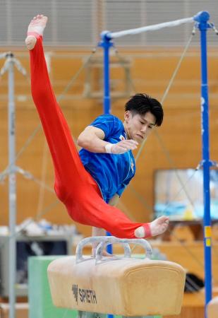 　強化合宿で練習する橋本大輝＝味の素ナショナルトレーニングセンター