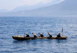 　沖縄県・与那国島を目指して台湾を出発した丸木舟＝２０１９年７月（海部陽介氏提供）