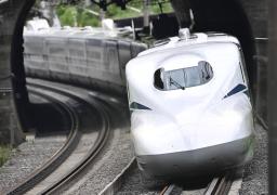 　走行する東海道新幹線