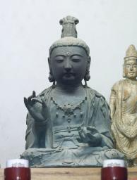 観世音菩薩坐像