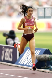 女子1500メートル決勝 ゴールした田中希実=国立競技場