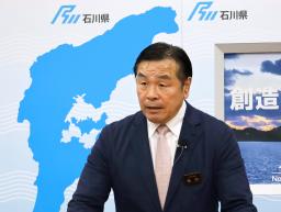 　記者会見する石川県の馳浩知事＝１０日午後、石川県庁