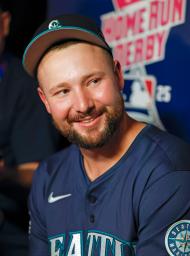 　オールスター戦の前日、記者会見するマリナーズのローリー＝アトランタ（共同）