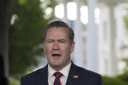 米ホワイトハウスでインタビューに応じるウォルツ大統領補佐官=5月、ワシントン(AP=共同)