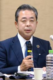 　記者会見する生命保険協会の高田幸徳会長＝１８日午後、東京都千代田区