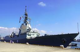 　海上自衛隊横須賀基地に寄港したスペイン海軍の駆逐艦メンデス・ヌーニェス＝２４日午前