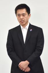 大阪府庁で取材に応じる日本維新の会の吉村洋文代表=28日午後