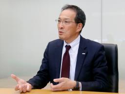 インタビューに応じるNTTドコモビジネスの小島克重社長