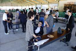 　鹿児島県霧島市で、参院選での石破首相の演説会場で行われた金属探知と手荷物検査＝７月