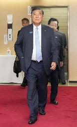 8日、両院議員総会を終えた自民党総裁の石破首相=東京・永田町の党本部