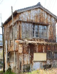 　管理されずに放置された空き家