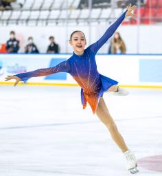　ジュニアＧＰシリーズ第２戦トルコ大会で、ＧＰ初優勝を果たした岡万佑子＝アンカラ（ゲッティ＝共同）