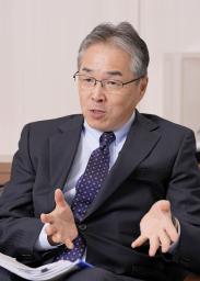 インタビューに答える京成電鉄の天野貴夫社長