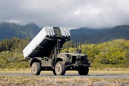 　米軍の対艦ミサイル発射装置「ＮＭＥＳＩＳ（ネメシス）」＝２０２４年１０月、米ハワイ州（米国防総省提供・共同）