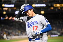 パイレーツ戦の8回、二飛に倒れたドジャース・大谷=ピッツバーグ(共同)