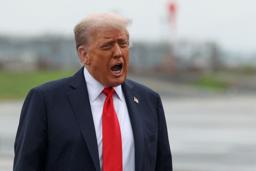 トランプ米大統領=7日、ニューヨーク(ロイター=共同)