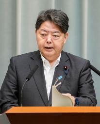 　記者会見する林官房長官＝９日午前、首相官邸