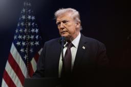 トランプ米大統領=8日、ワシントン(AP=共同)