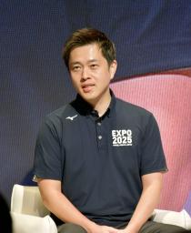 　日本マイクロソフトのイベントに登壇した大阪府の吉村洋文知事＝１０日午前、大阪市北区