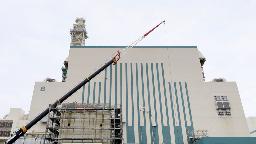新潟県の東京電力柏崎刈羽原発6号機=5月