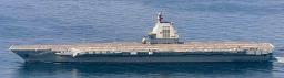 　中国海軍の最新鋭空母「福建」＝１１日、東シナ海（防衛省統合幕僚監部提供）