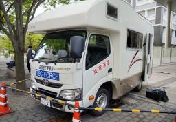 　災害時に利用を想定しているキャンピングカー＝１２日午後、高松市