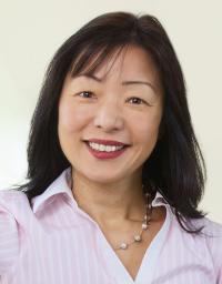 　岩崎明子教授（Ｒｏｂｅｒｔ　Ｌｉｓａｋ，ＹＳＭ、慶応大提供）