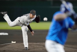 　６回無失点で２勝目を挙げた阪神・早川＝甲子園