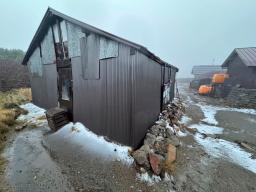 初雪が確認された北海道・大雪山系黒岳の山頂付近=21日午前(黒岳石室管理人提供)