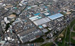 ダイキン工業の淀川製作所=24日午後、大阪府摂津市(共同通信社ヘリから)