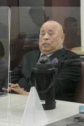 　記者会見するＪＡグループ京都の中川泰宏会長＝２８日、京都府亀岡市