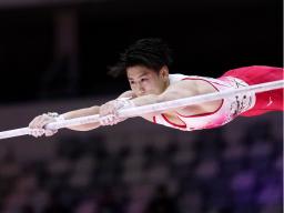 　男子予選　橋本大輝の鉄棒＝ジャカルタ（共同）