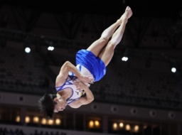 　男子種目別床運動決勝　演技する南一輝＝ジャカルタ（共同）