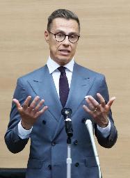 　フィンランドのストゥブ大統領＝６月