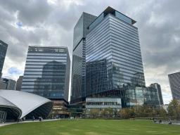 　塩野義製薬本社などのオフィスが入るグラングリーン大阪＝１９日午後、大阪市北区