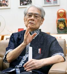 　インタビューに応じる元沖縄県知事の稲嶺恵一氏