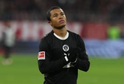 　サッカーのドイツ１部リーグで、バイエルン・ミュンヘン戦にフル出場したザンクトパウリの藤田譲瑠チマ＝２９日、ミュンヘン（ゲッティ＝共同）